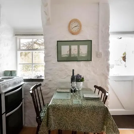 Secluded Holiday Home In Ceredigion With Garden Pennant  Exterior photo