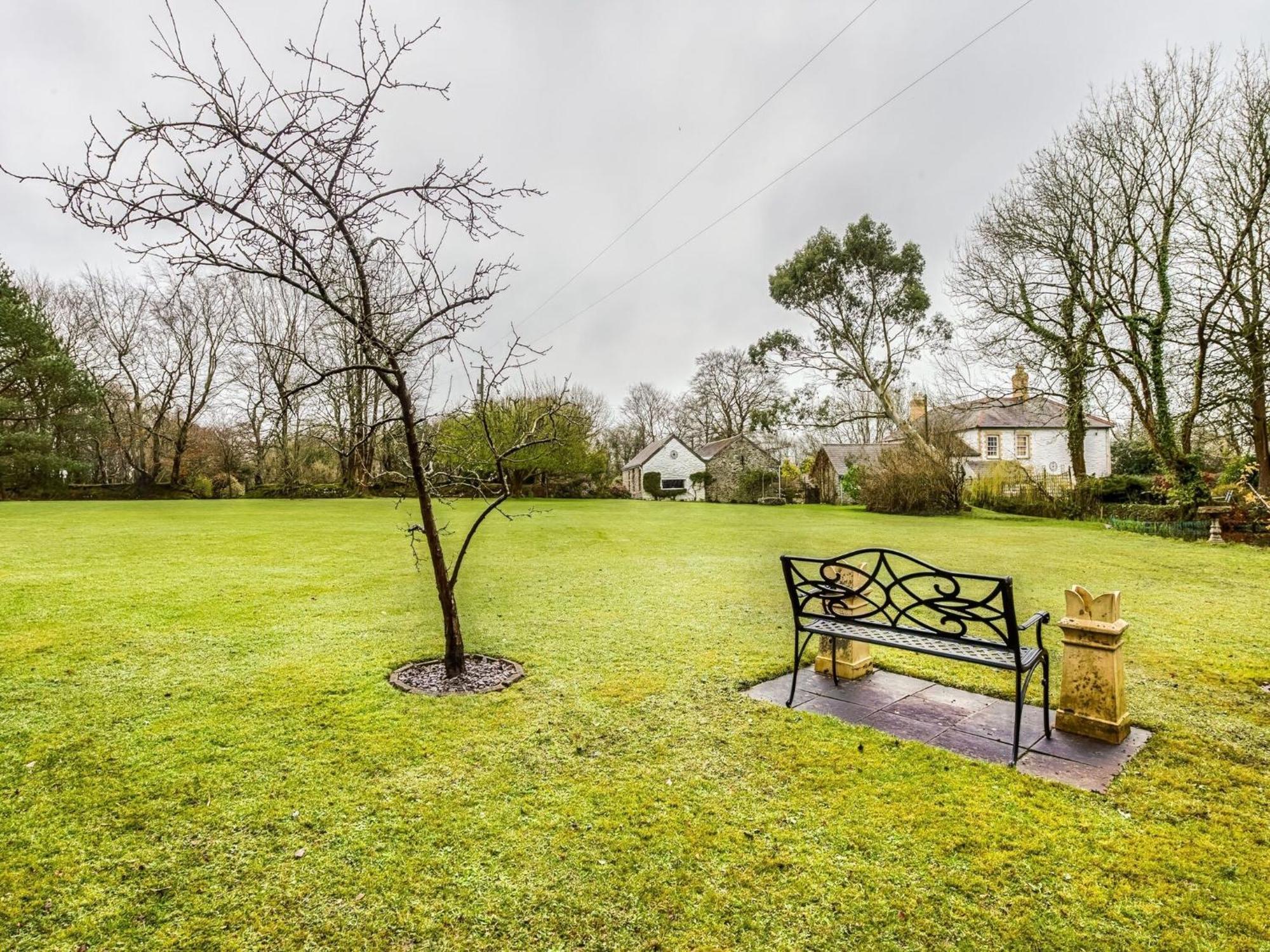 Holiday home Secluded In Ceredigion With Garden Pennant (Ceredigion)